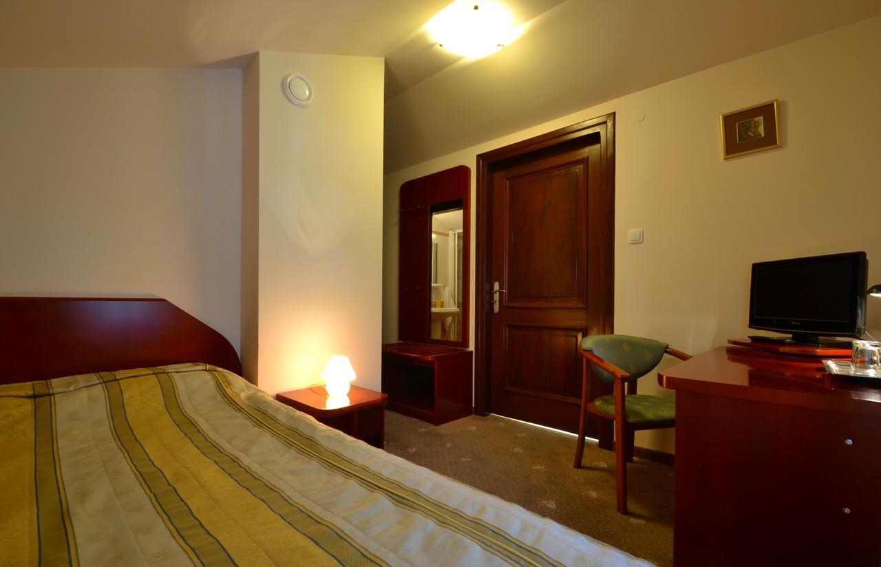 Hotel Grant Krynica Zdroj Buitenkant foto