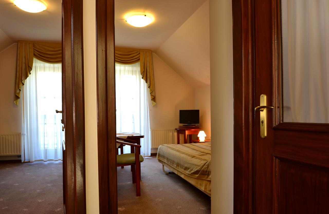 Hotel Grant Krynica Zdroj Buitenkant foto